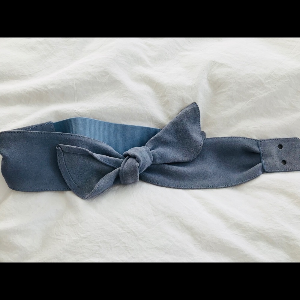 Suede stretch belt